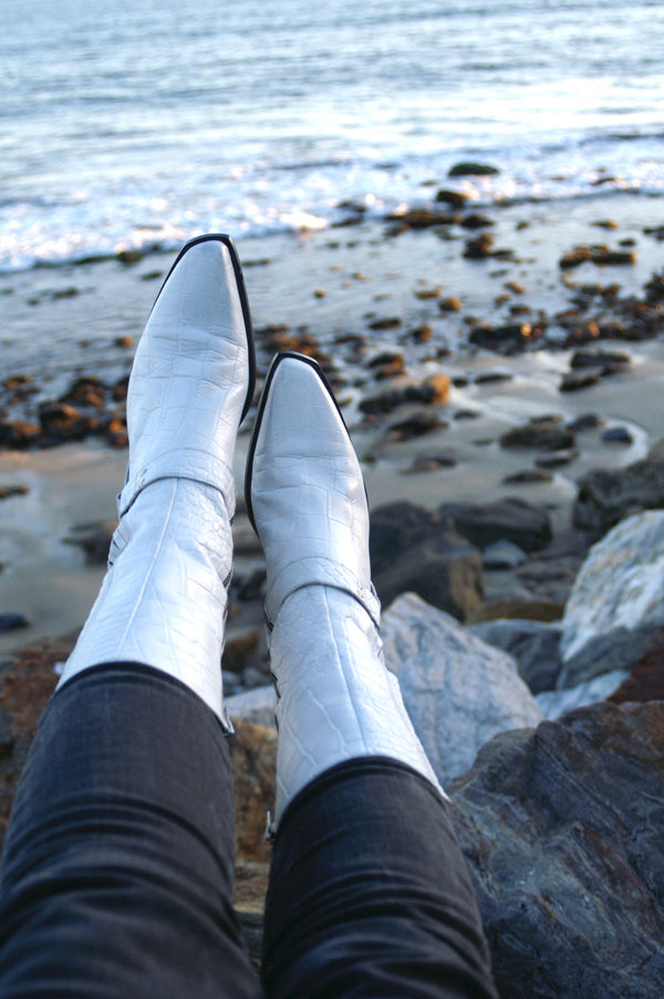 Everyday Fluevogs | March 26, 2011