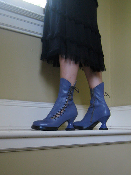 Everyday Fluevogs | November 19, 2010
