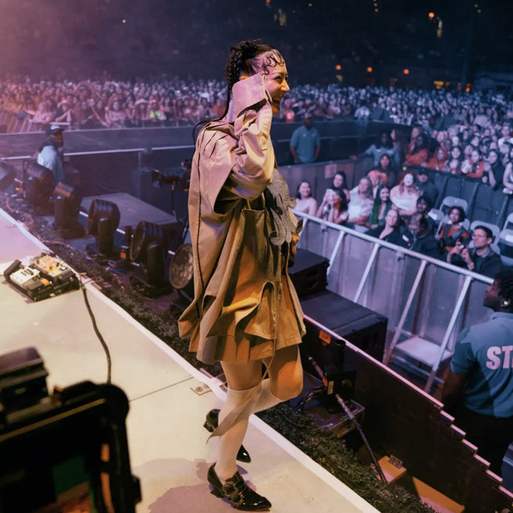 Michelle Zauner (Japanese Breakfast) sur scène à New York avec les flâneurs Strozzi