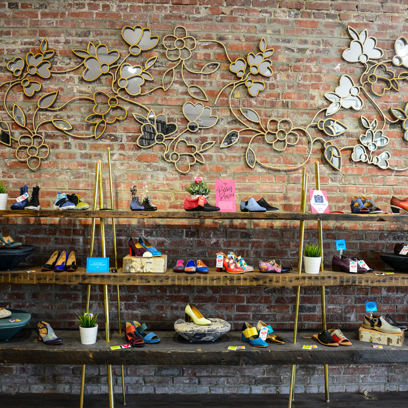 Modèles du Passé : La Bourse pour Artistes de Fluevog