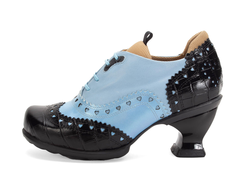 blue_black - Outside