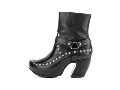 Adze - Black
