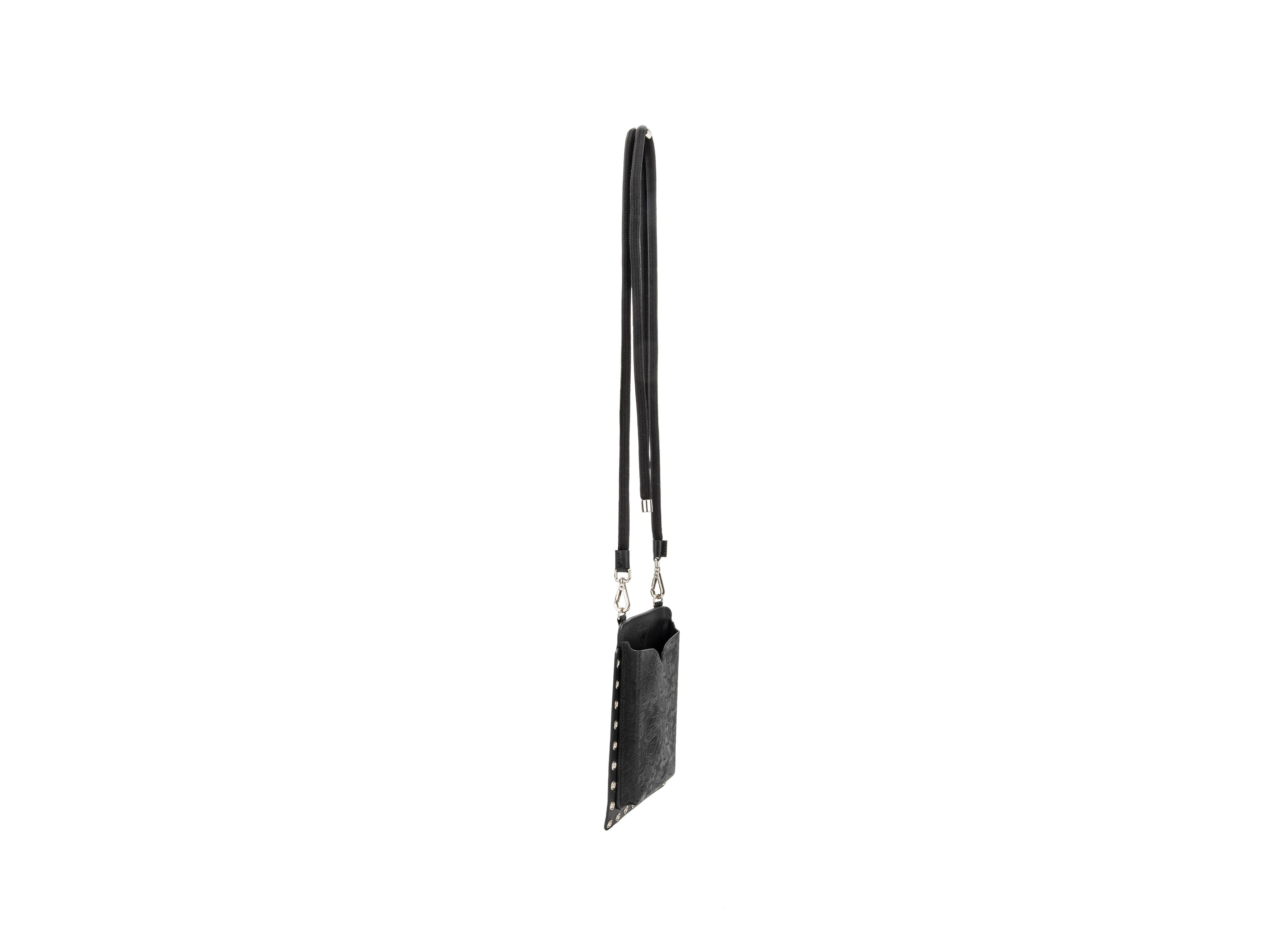 black_emboss - Quarter View
