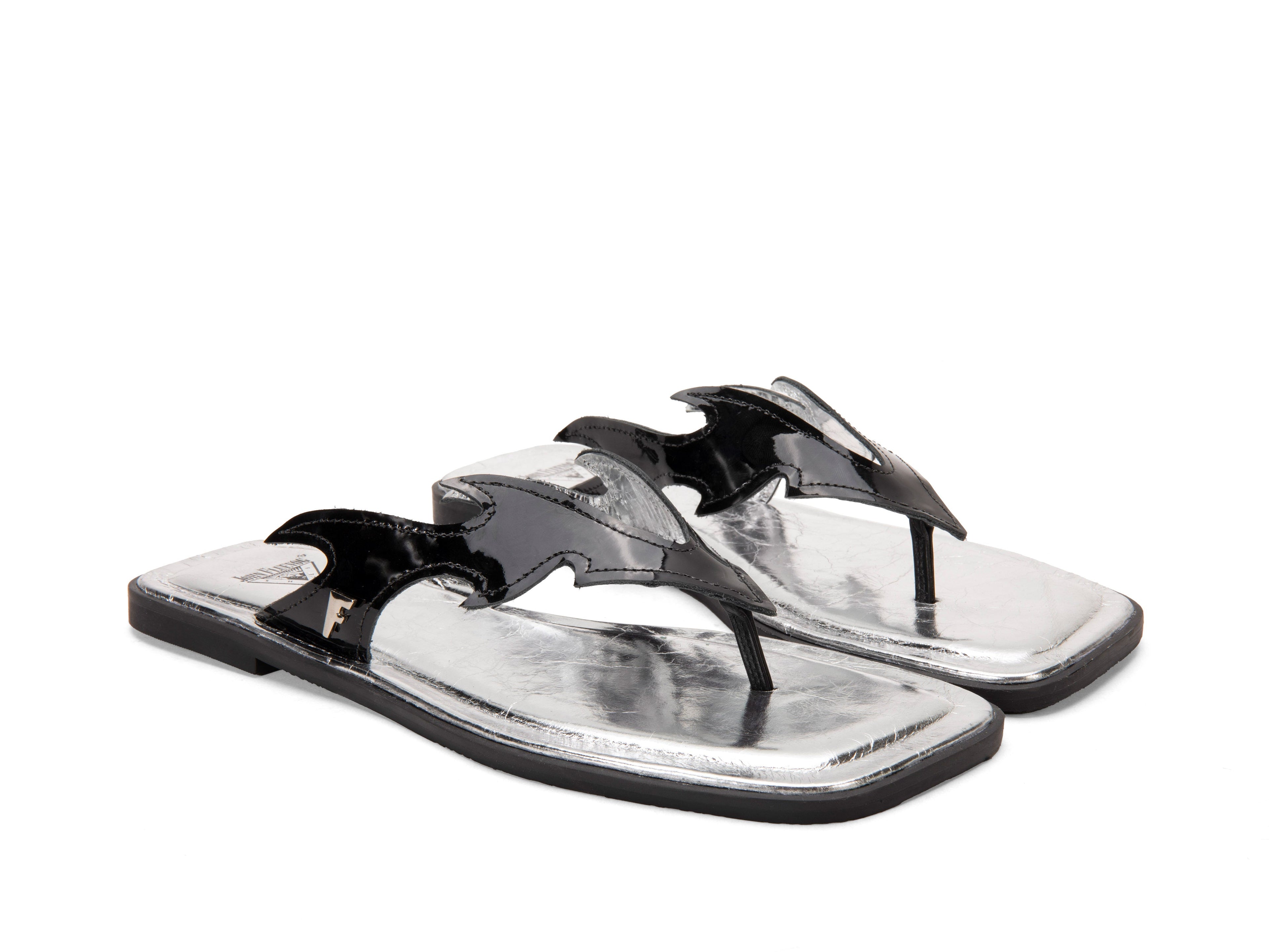 black_silver - Quarter View