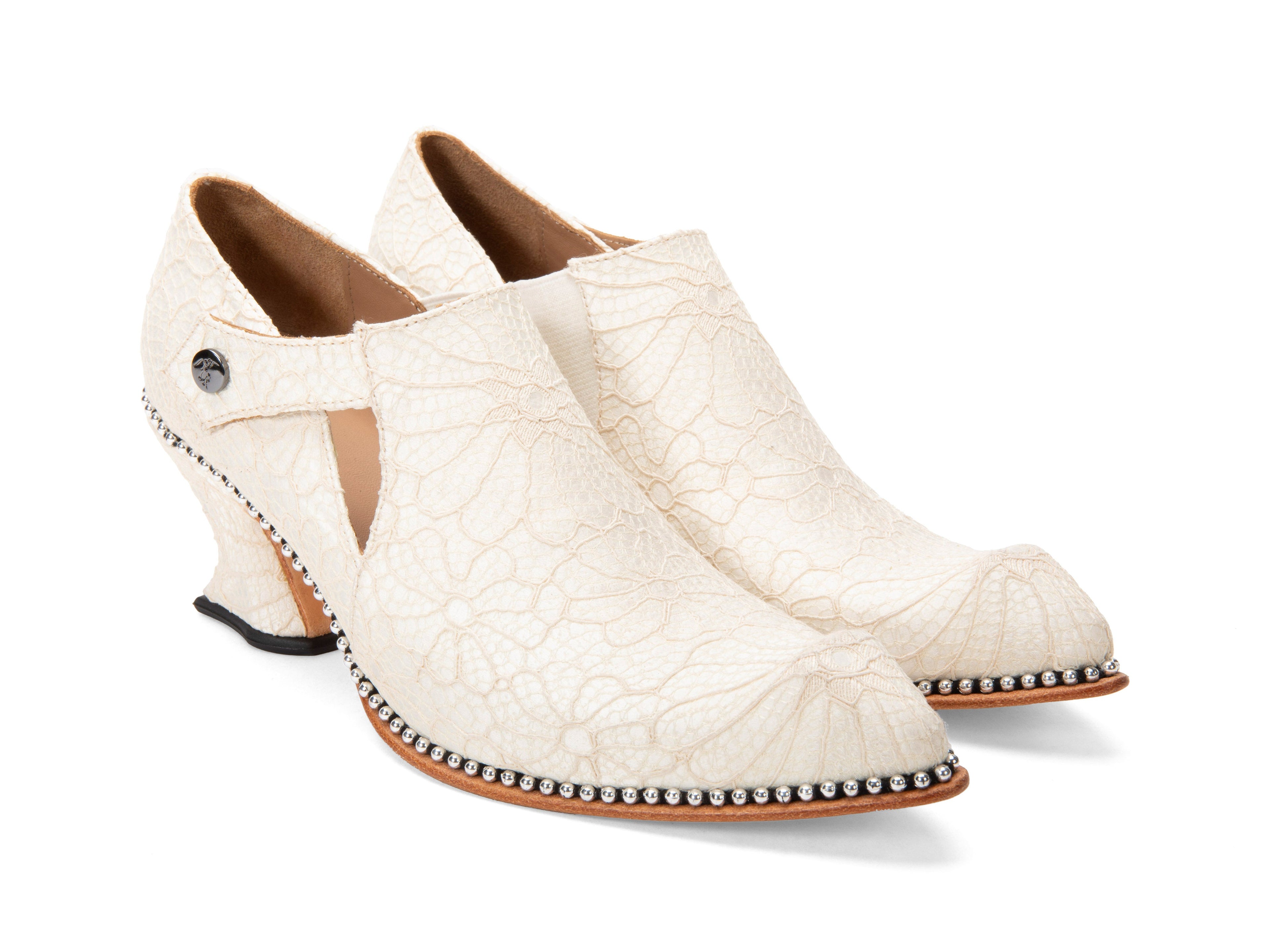 off_white_lace - Quarter View