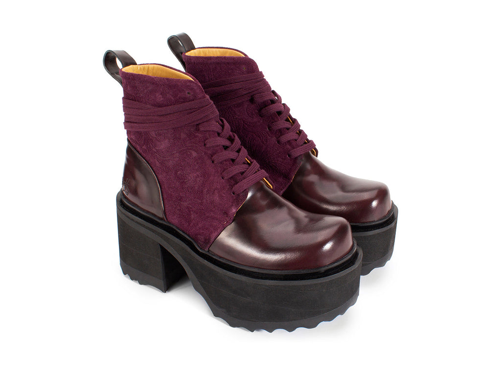 burgundy - Quarter view