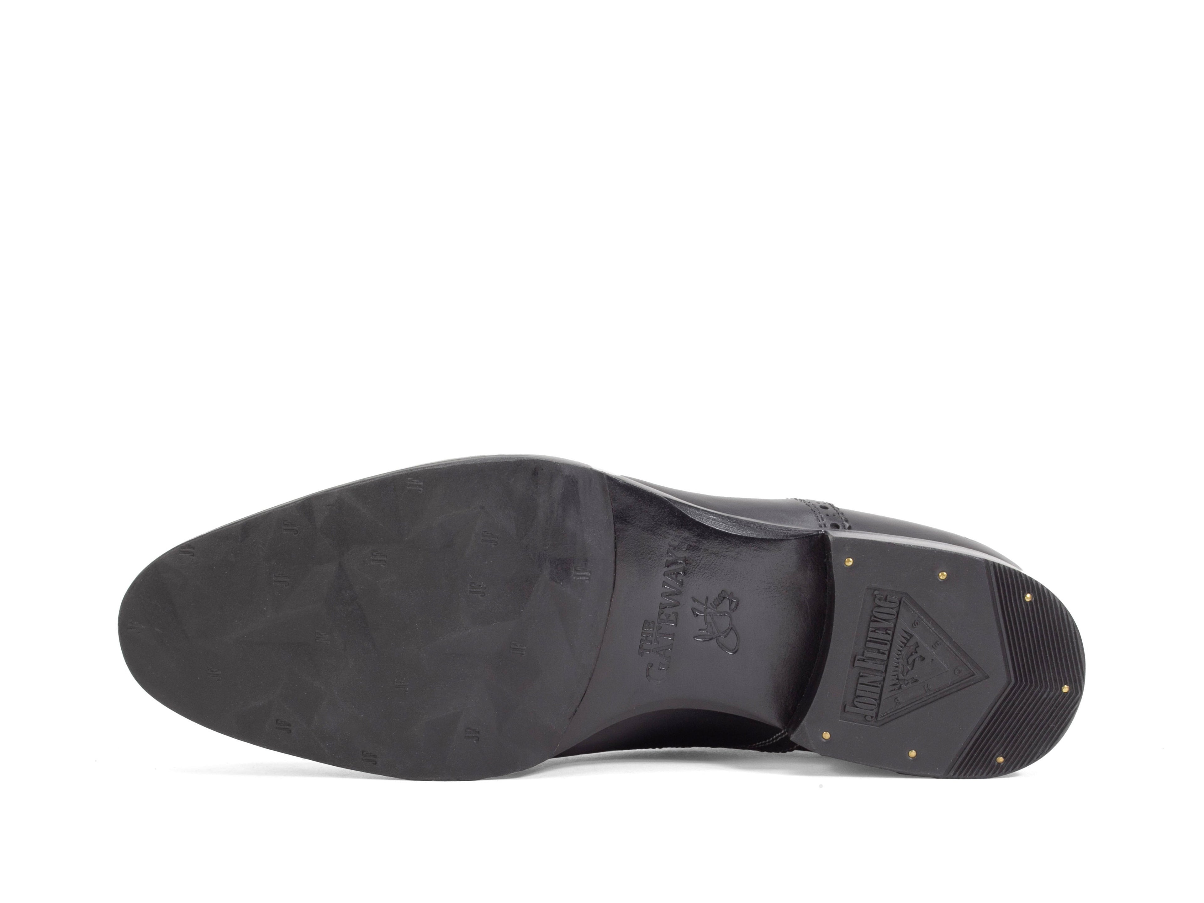 black_with_black_stitching - Sole