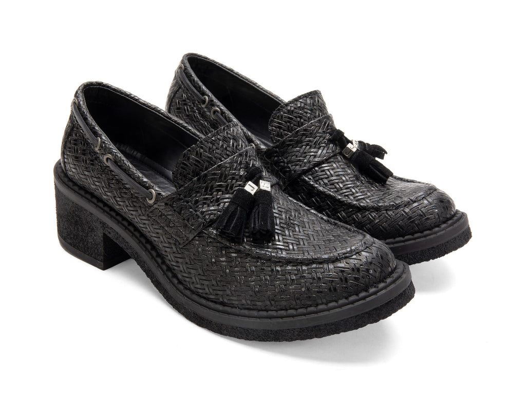 black - Quarter View
