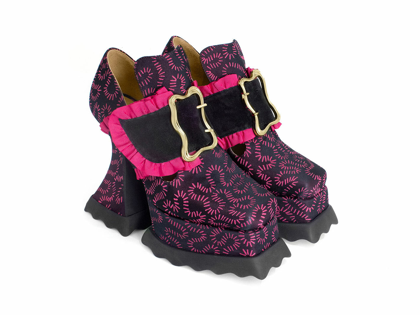 black_pink_dash - Quarter view