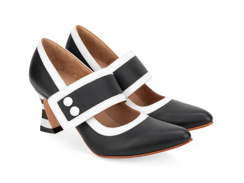 black,white - Quarter View
