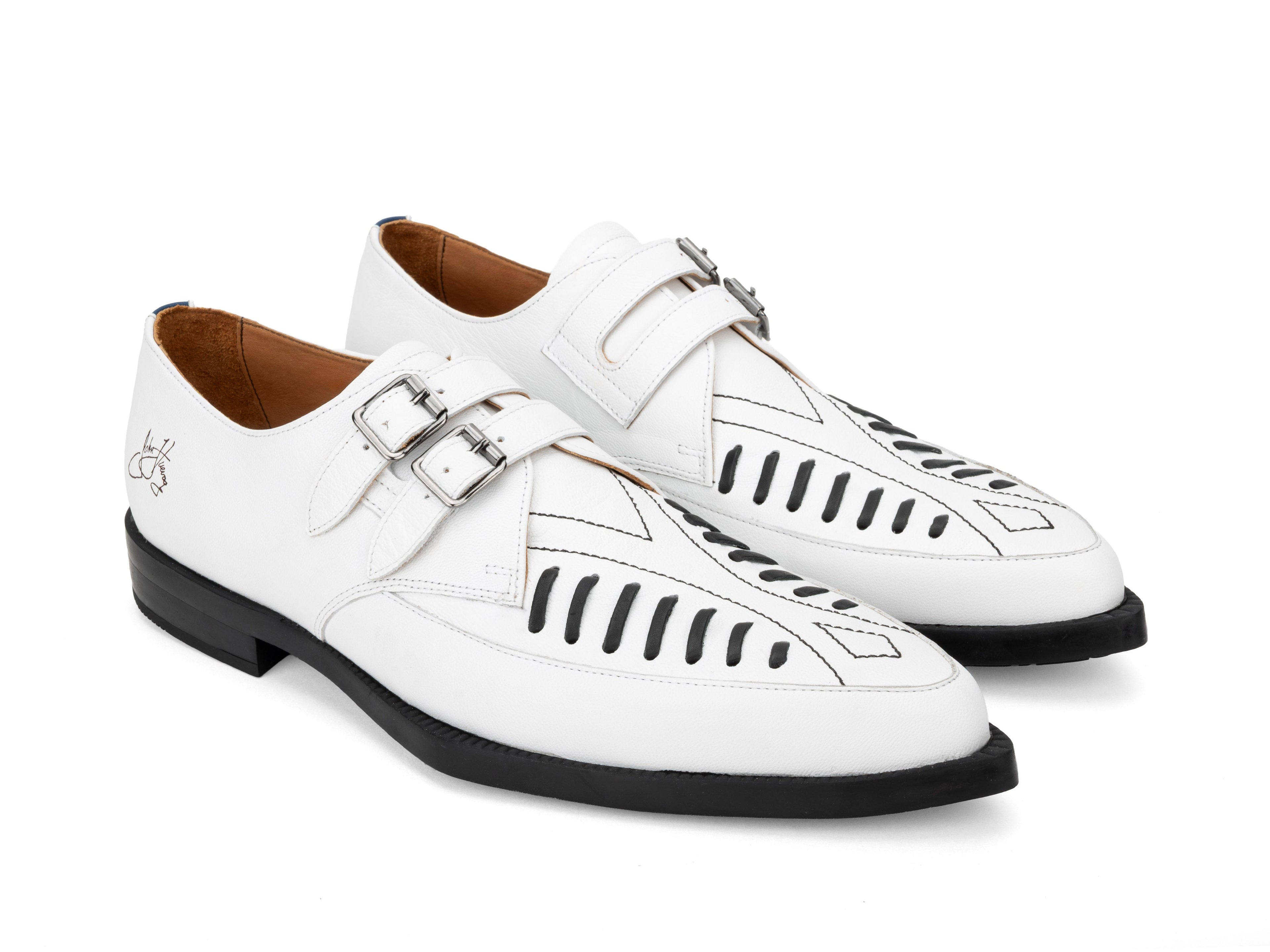white - Quarter View