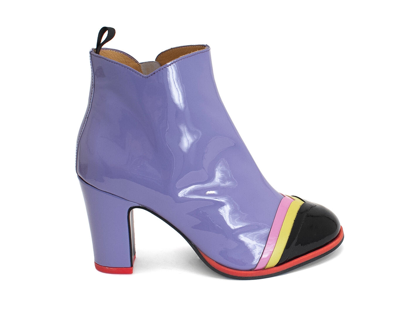 Arlinda Violet Bottillon en cuir verni: Profile outside