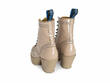Bebop Beige verni Botte lacée à bout fleuri: Back