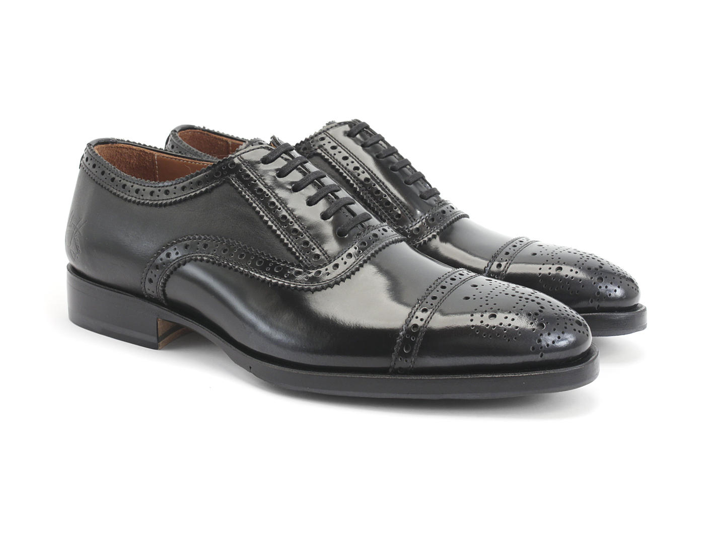 Brandenburg Noir Richelieu à bout golf classique: Quarter view
