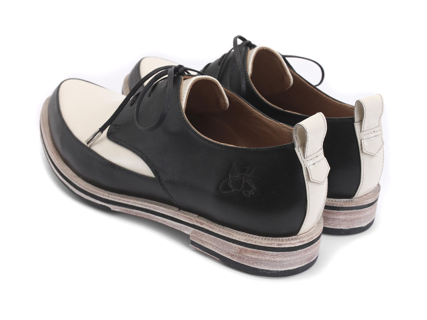 Carla Noir & crème Lace-Up Leather Derby: Front