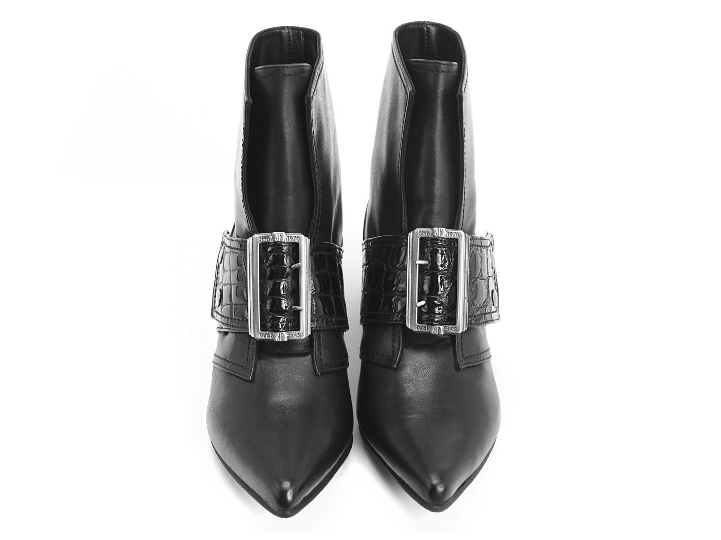 Cheryl Noir Buckled boot with crocodile emboss: Front