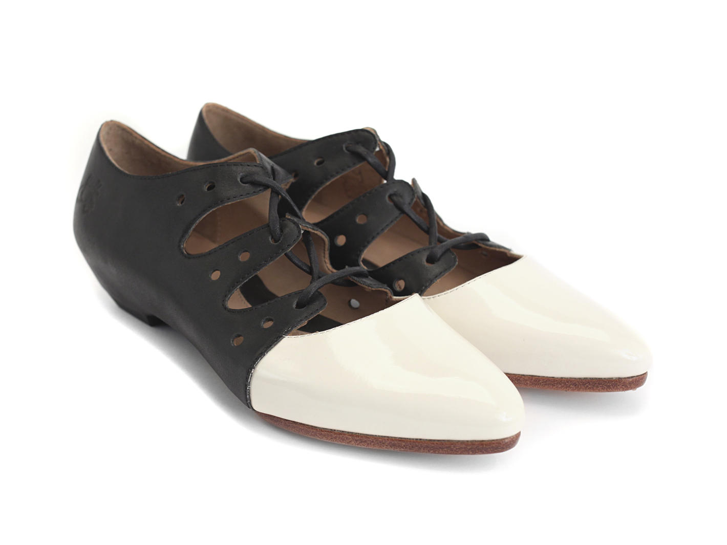 Coal Noir & blanc Chaussure à lacets deux tons: Quarter view