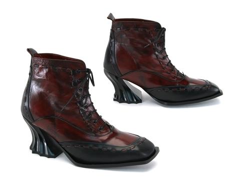 Dame Agnes Burgundy Rub-off with Black