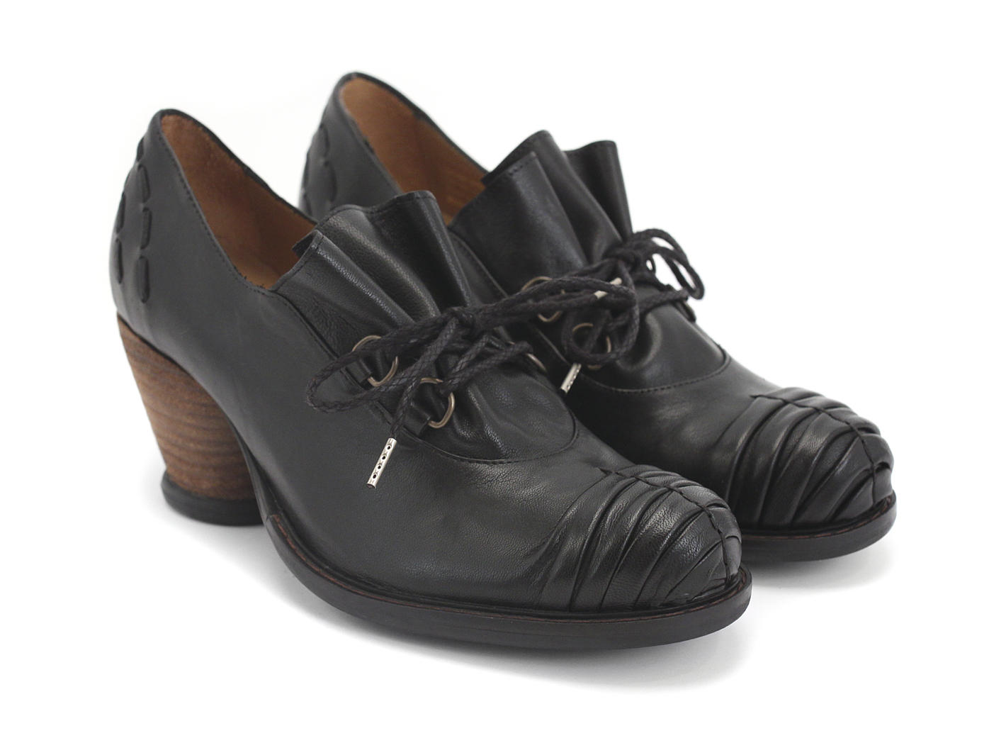 Della Noir Lace-Up Ruched Toe Leather Heel