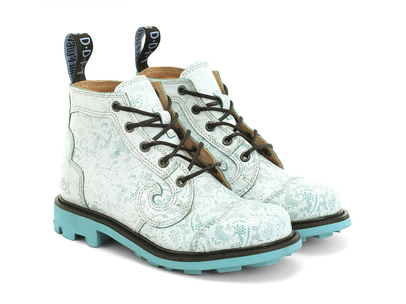 Derby Swirl (5 Eye) Aqua Lace Classic Lace-Up Derby Boot