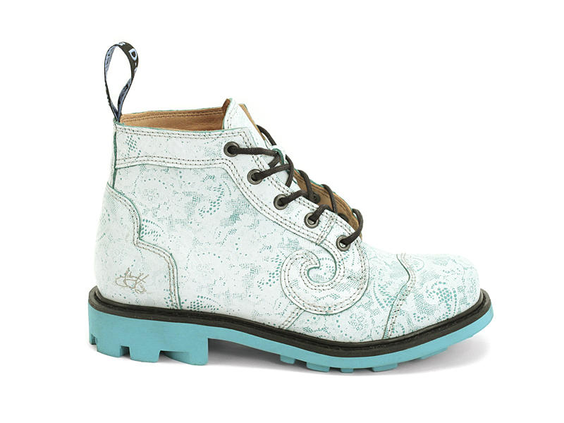 Derby Swirl (5 Eye) Aqua Lace Classic Lace-Up Derby Boot