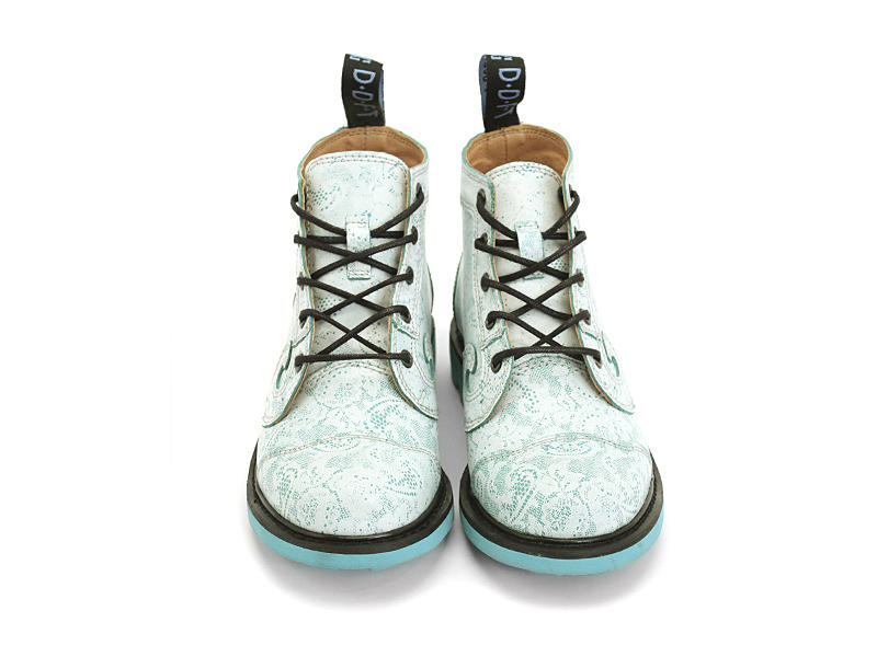 Derby Swirl (5 Eye) Aqua Lace Classic Lace-Up Derby Boot