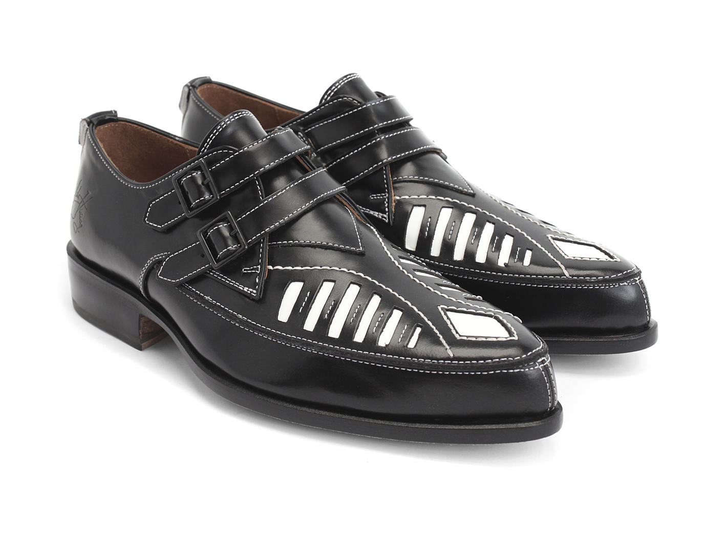 Duckie Black Pointed dress shoe with cutouts: Quarter view