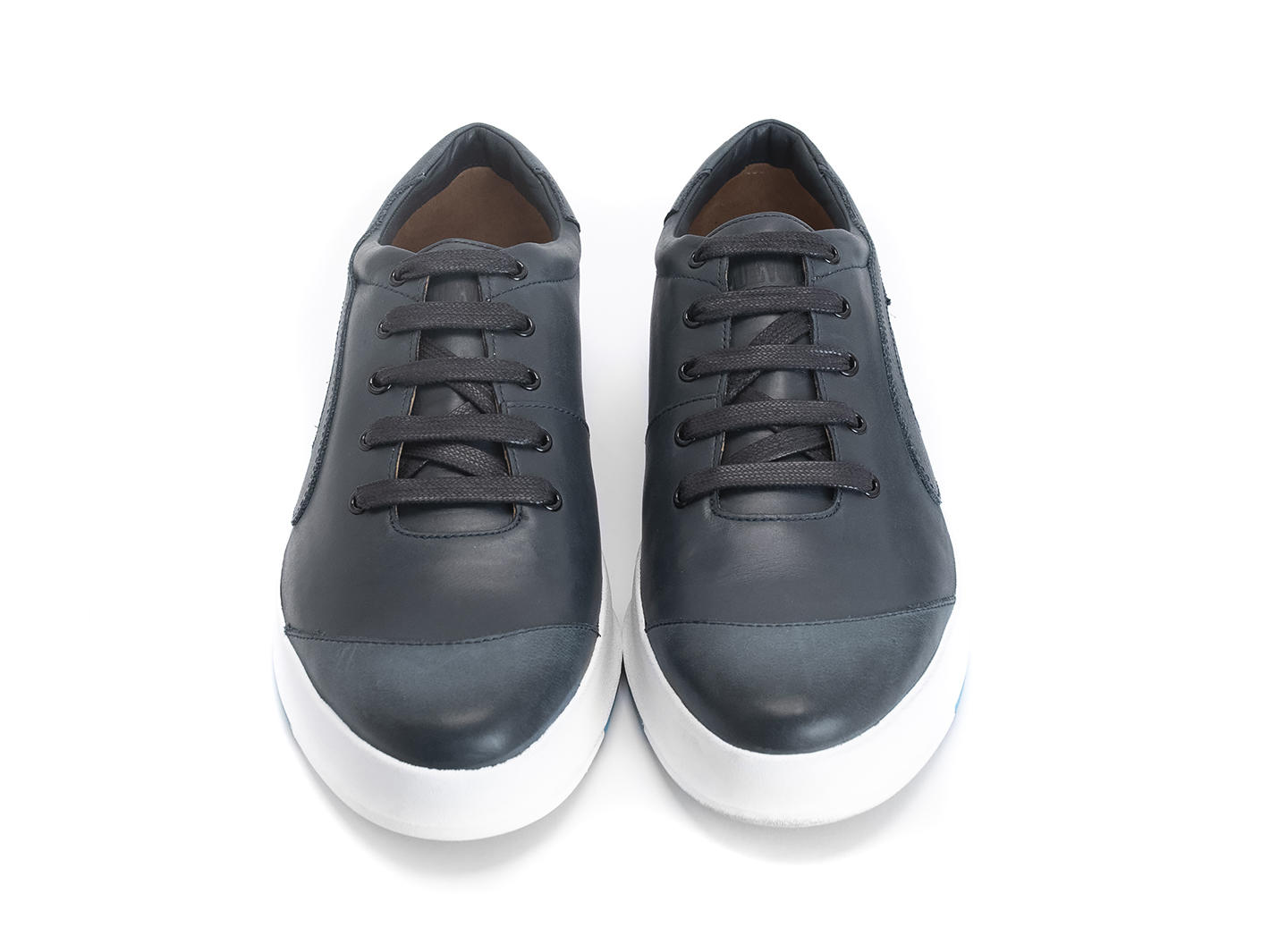 E-Type Navy Low top sneaker: Front