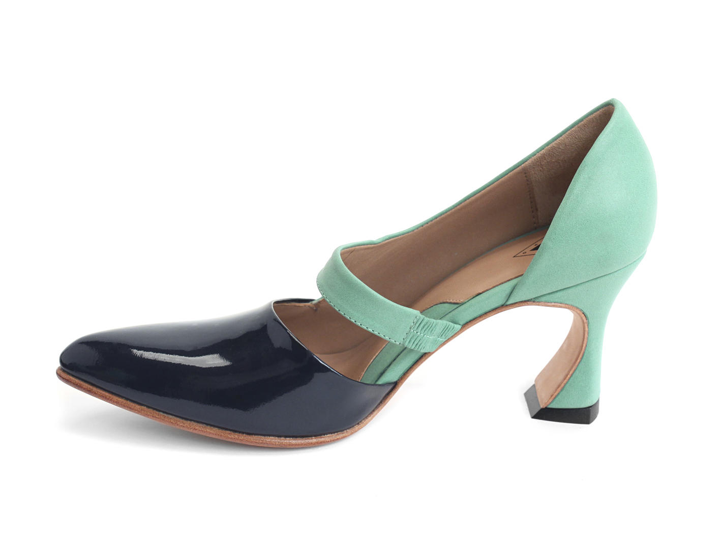 Earhart Aqua Asymmetrical D'orsay pump: Profile inside