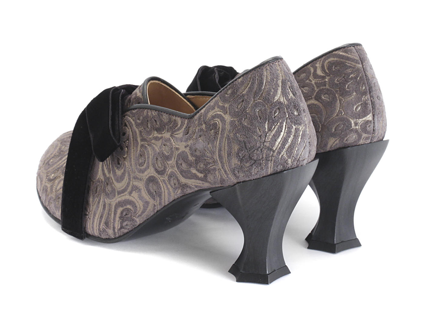 Elisabetta Black & Gold Scallop Edged Heel: Back