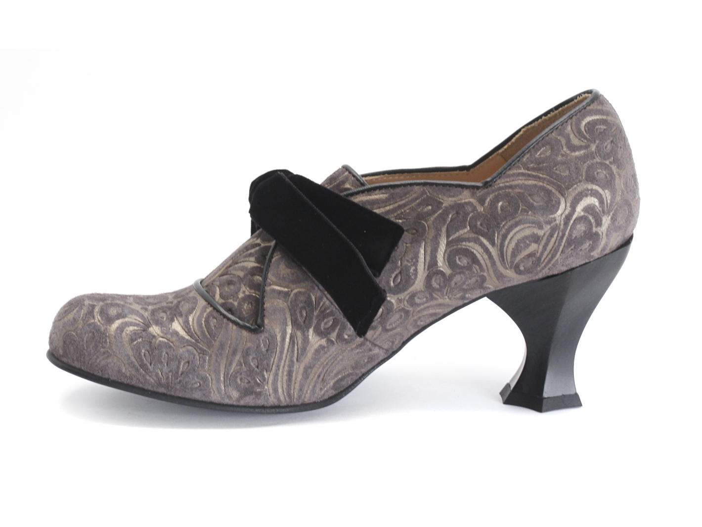 Elisabetta Black & Gold Scallop Edged Heel: Profile inside