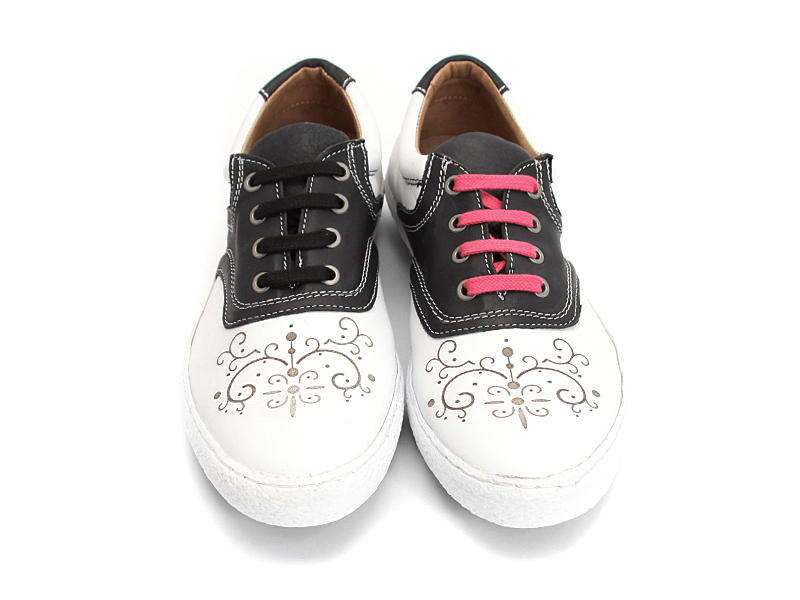 Gatzz White & Black