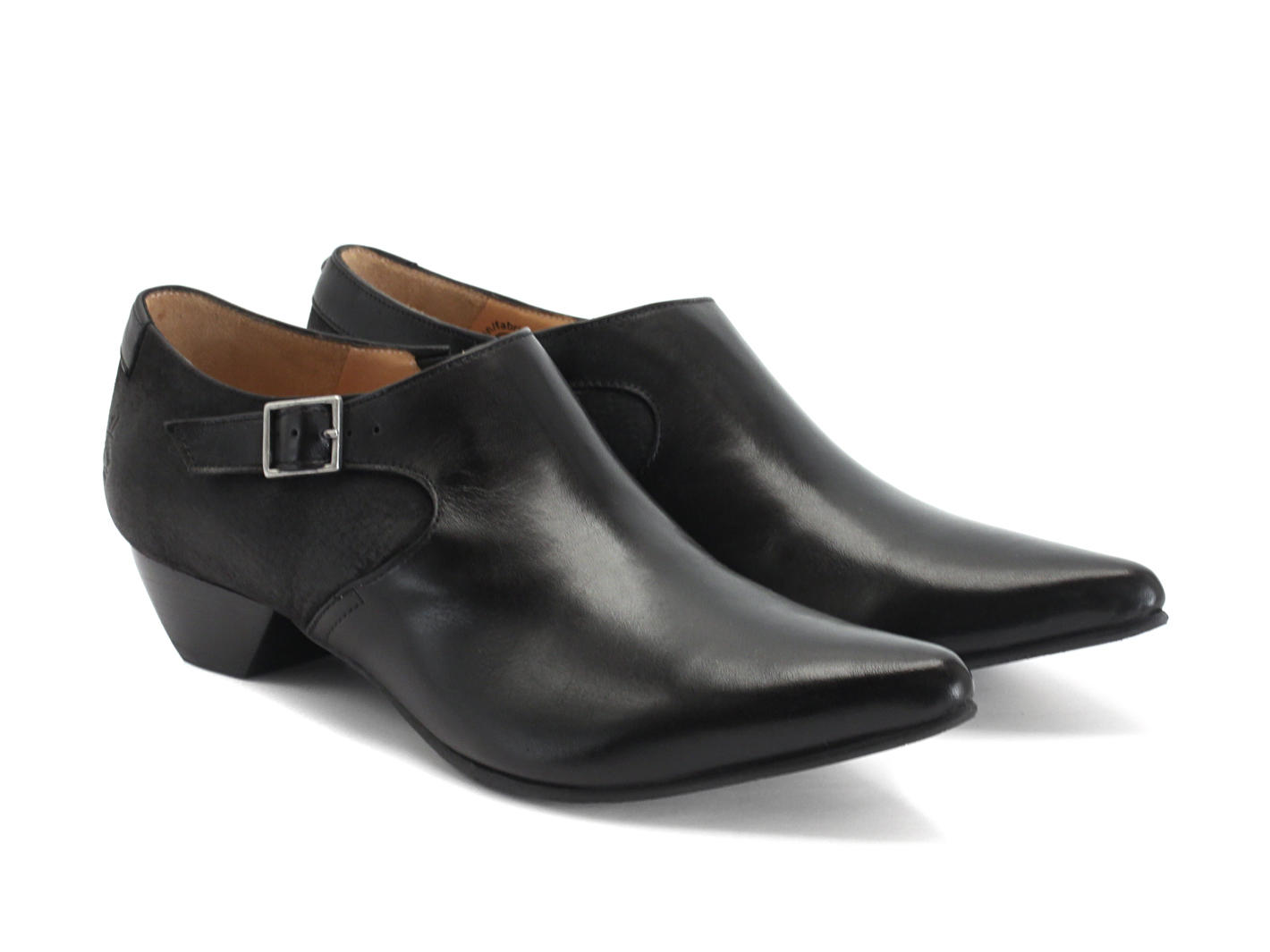 Justine Noir Pointy toed low heel: Quarter view