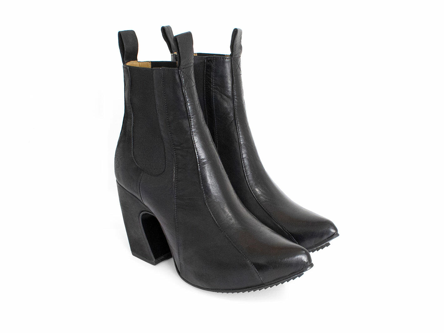 Le Mans Black Platform Chelsea Boots: Quarter view