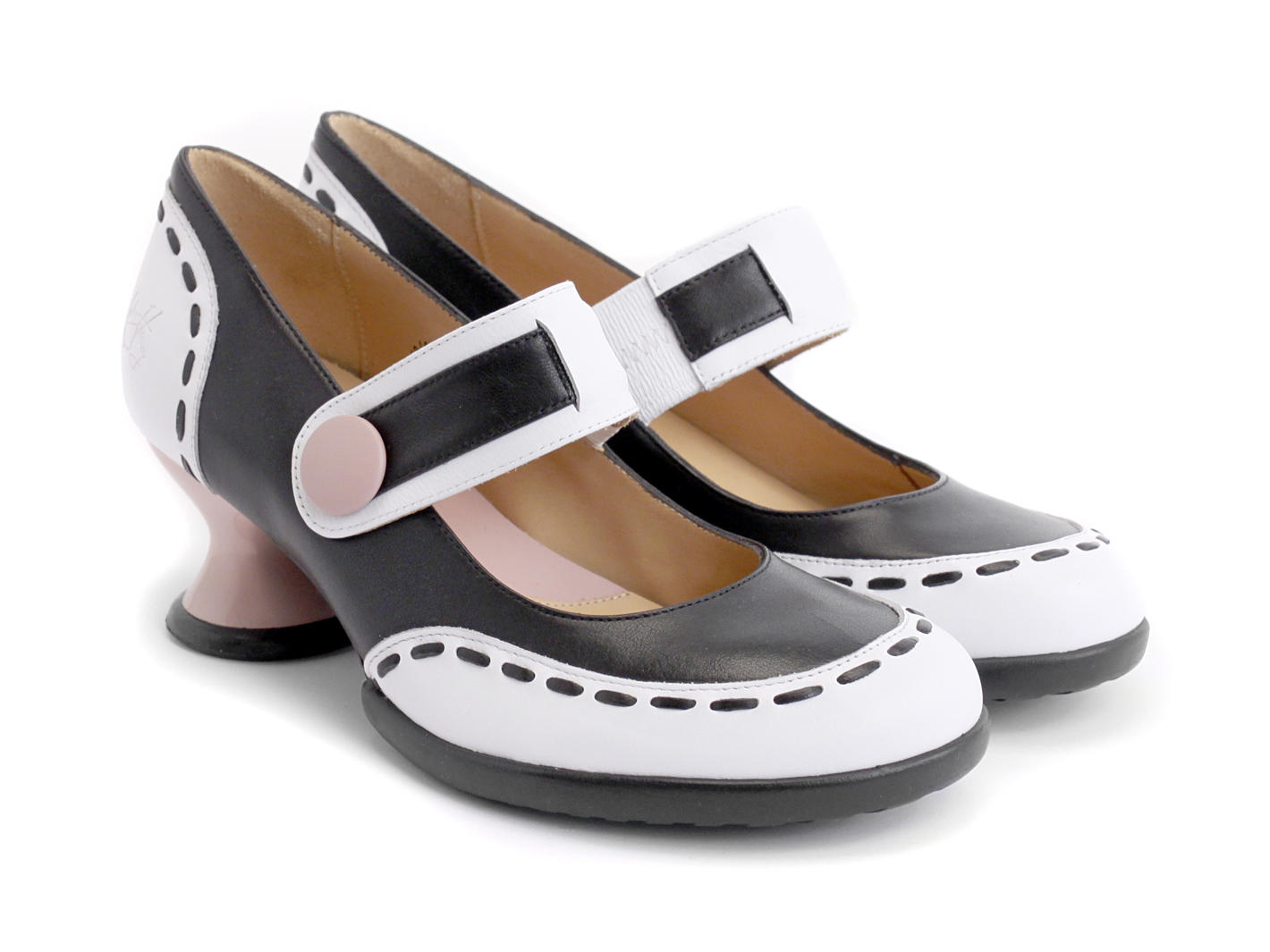 Loyalist Black & White Vintage style mary jane: Quarter view