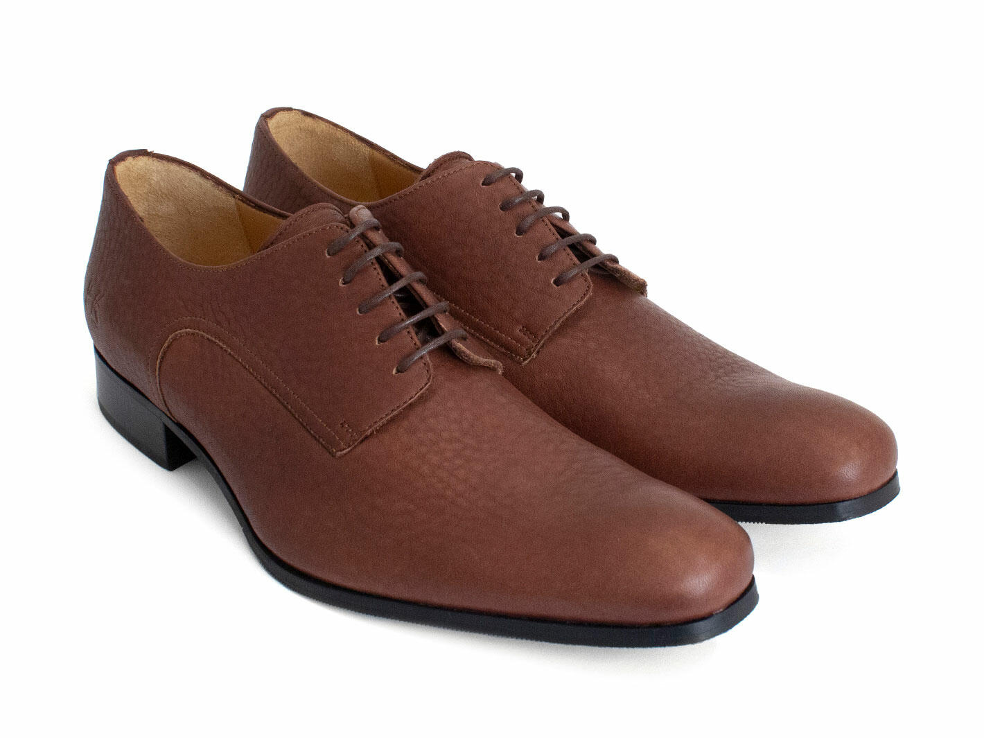 Luciano Brun Derby épuré: Quarter view