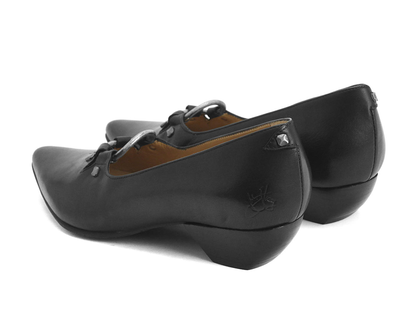 Makena Noir Key ring pump: Back
