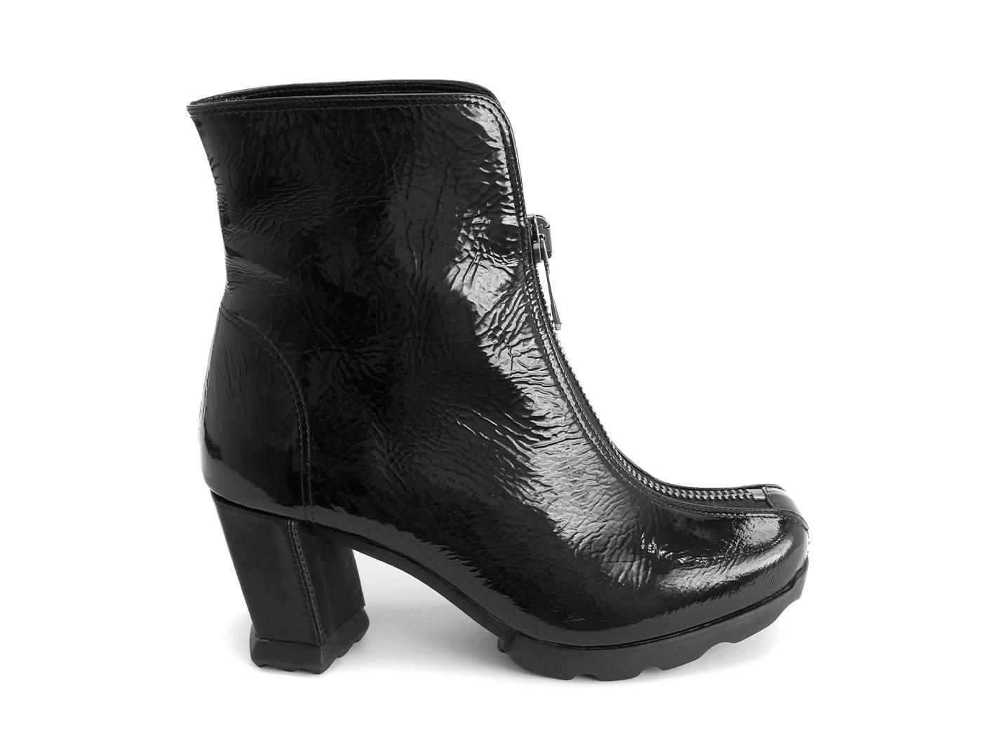 Niki Black Ankle boot with front zip: Profile outside