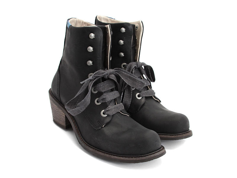 Nuni Black Lace-Up Winter Boot