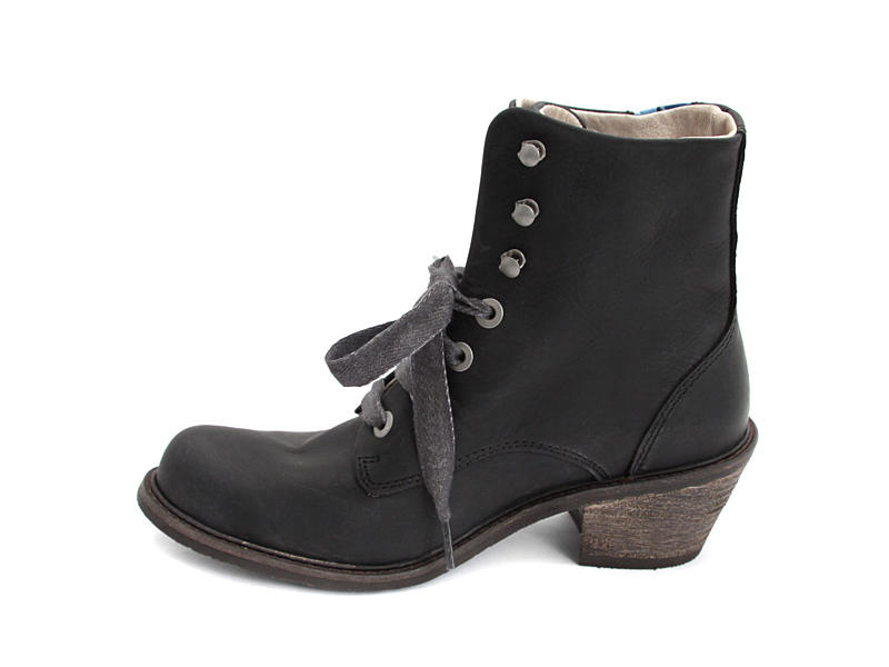 Nuni Black Lace-Up Winter Boot