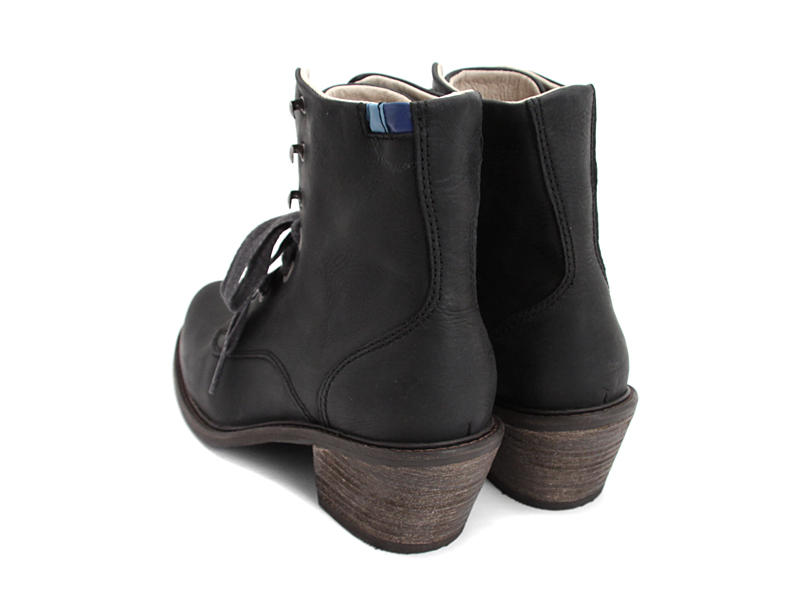Nuni Black Lace-Up Winter Boot