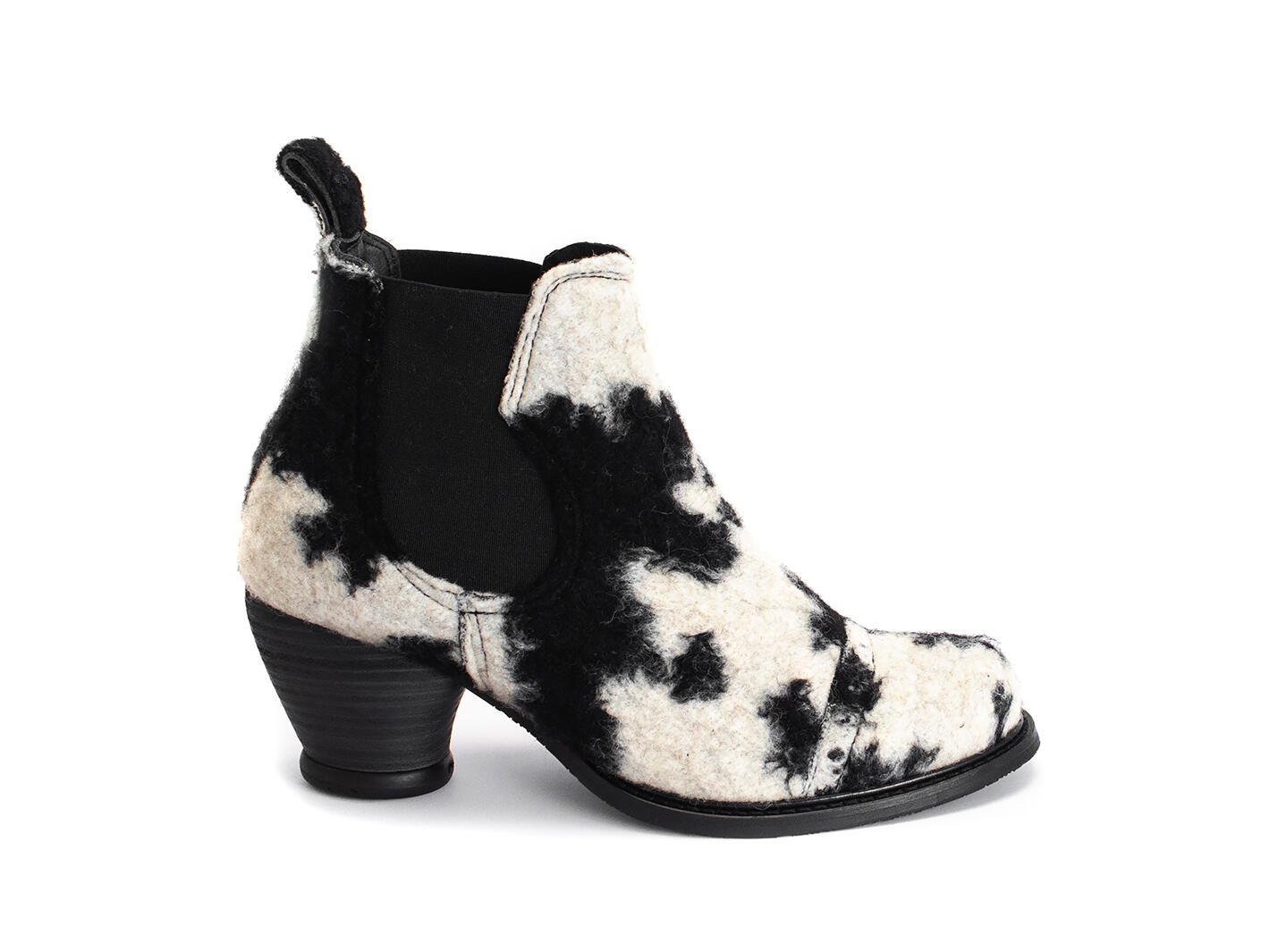 Odlum Cow Brogue Chelsea Boots: Profile outside