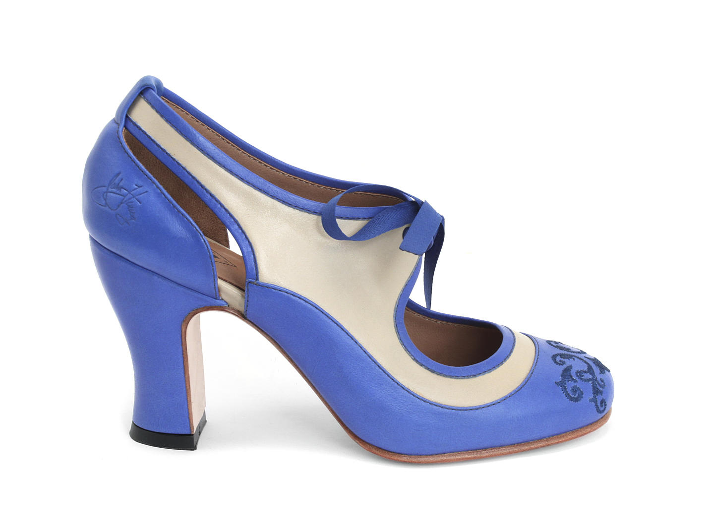 Revelation Bleu & beige Vintage Lace-Up Mary Jane Heels: Profile outside