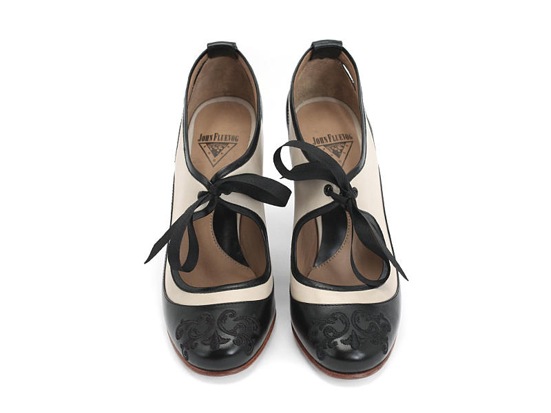Revelation Noir & beige Vintage Lace-Up Mary Jane Heels