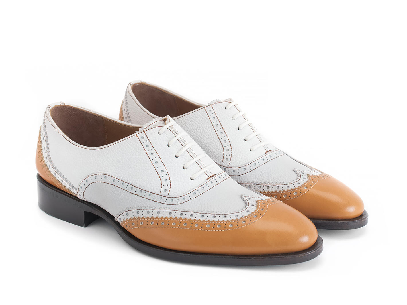 Toledo White/Orange Richelieu à double bout golf: Quarter view