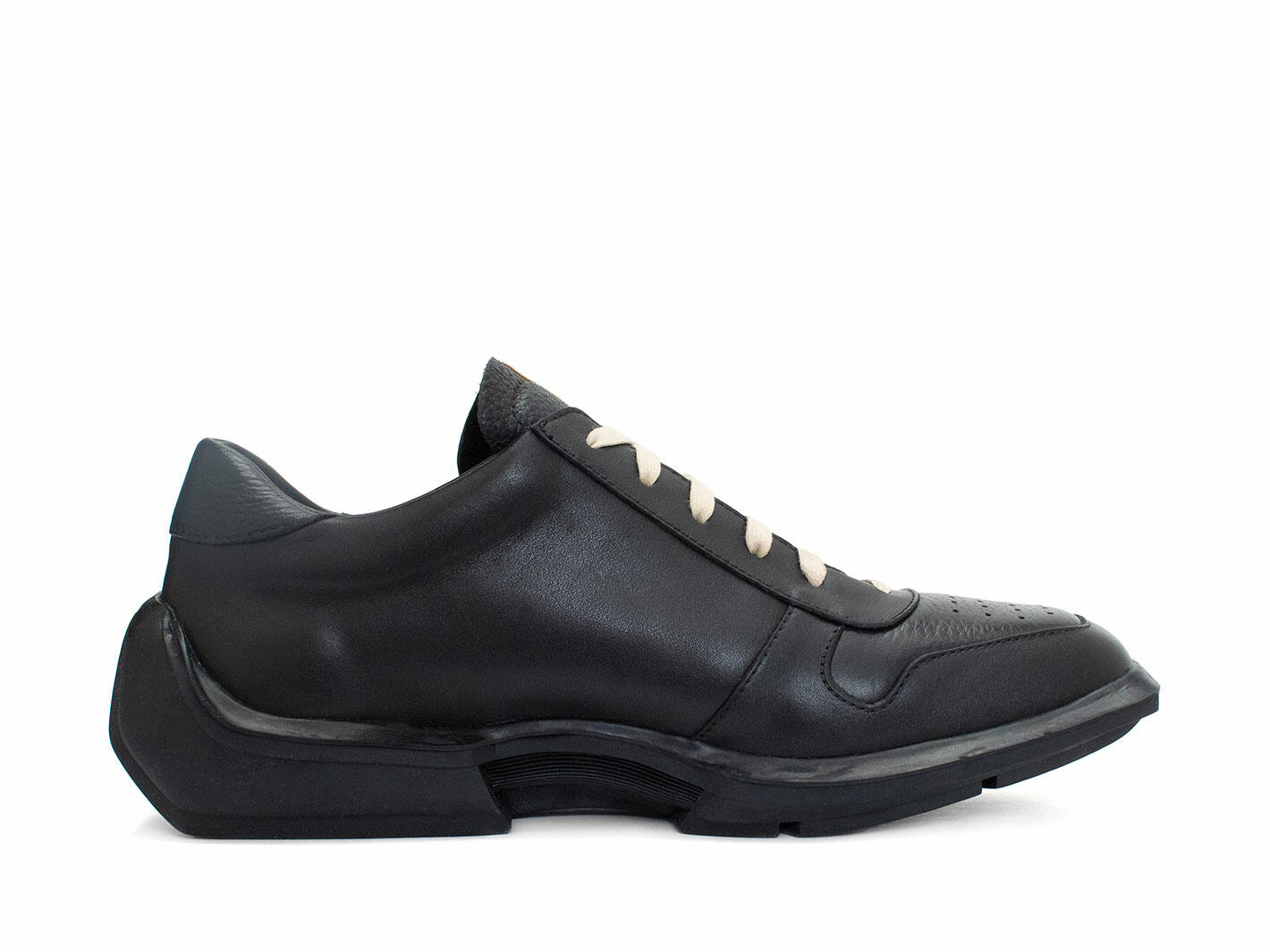 Wade Noir Chaussure de sport contrastée: Profile inside