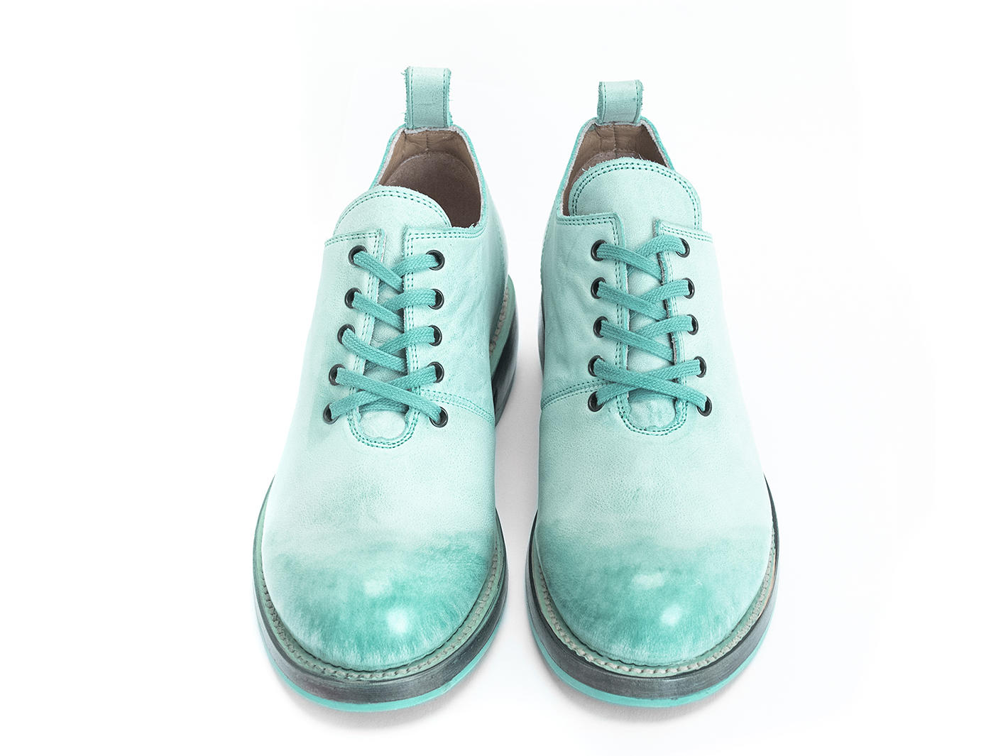 Winch Turquoise Wholecut shoe: Front